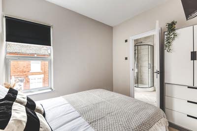 Last 1! Brand New Lux En-Suite – 1/2 off Month 1 Main Photo