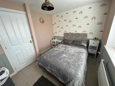 Double room available to rent Main Photo