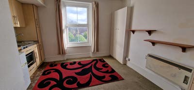 Clean Studio Flat to let in quiet area Main Photo