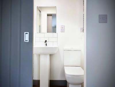 *Affordable 1-Bed Flatshare near Tram Stop* Main Photo