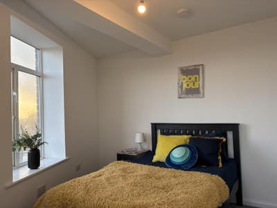 Co-Living ⭐️ Apartment-Share🏠 En-suite Room🚿 Main Photo