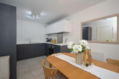 Room to Rent in Modern Semi-Detached House Main Photo