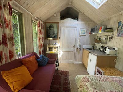 Self-contained garden studio! Quiet and private Main Photo