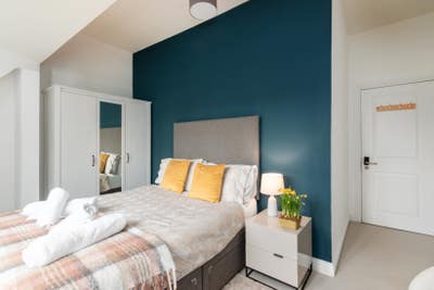 Double in Historic house, London SW17, bills incl Main Photo