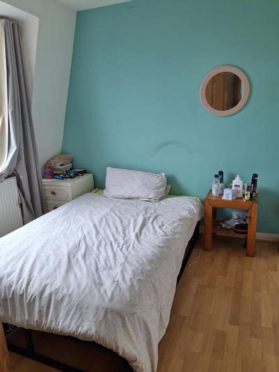 Furnished single room for rent Main Photo