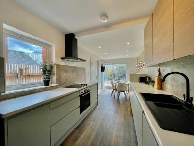Stunning Room in IP1 Main Photo