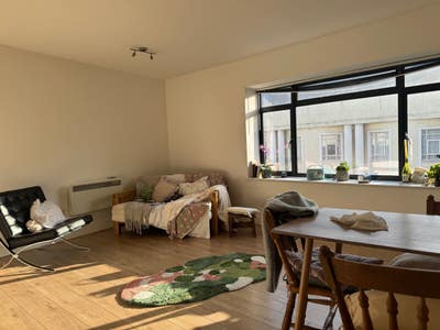1 bed 3 week sublet, so close to sea central hove Main Photo