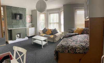 Furnished Studio Room Near Southampton Centre! Main Photo