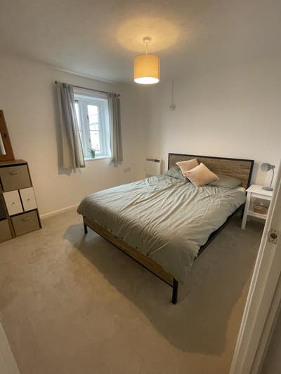 Spacious double near Kingsbridge Main Photo