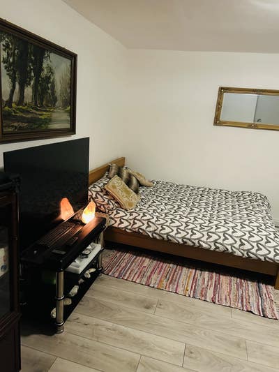 Lovely self-contained studio, en-suite 🔐 Main Photo