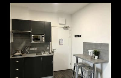 Deluxe Studio for 2 – Catherine House portsmouth Main Photo