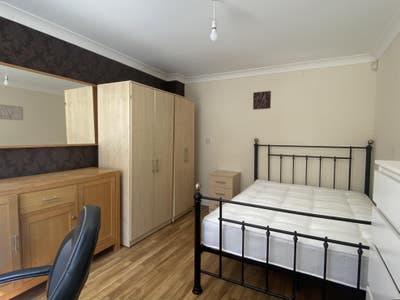 Great house nr Marks Farm/Tesco/A120 Main Photo