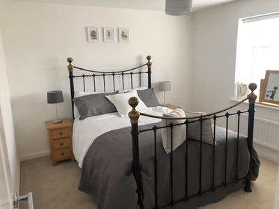 Room available in large new house Main Photo