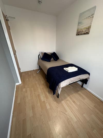 Room to Rent £100 Deposit Only Main Photo