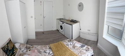 2 Studios available in Leyton Main Photo