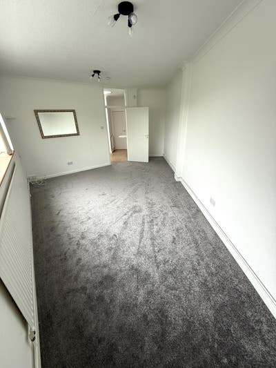 One Bed Flat - Inclusive of Electric & Gas Main Photo