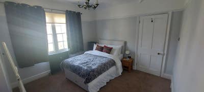 Proffesionals preferred. Usually let to contractors Main Photo