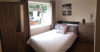 Double Bedroom - En-Suite Room Main Photo