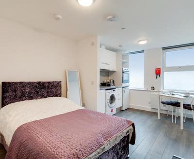 Secure Your Studio Flat Now – £650pcm in Harlow Main Photo