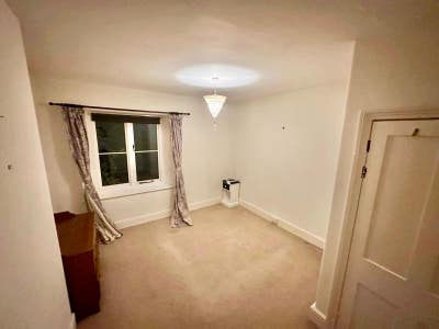 Room to rent Main Photo