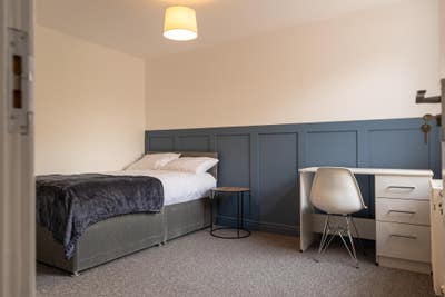 Premium Rooms - Bills included/ cleaning service Main Photo