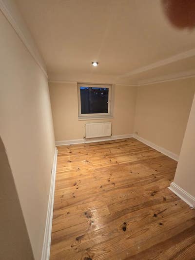 One-Bedroom Apartment Available – BN3 Main Photo