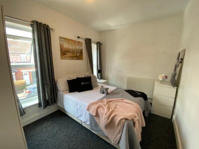 2 Double en‑suite rooms available. Main Photo