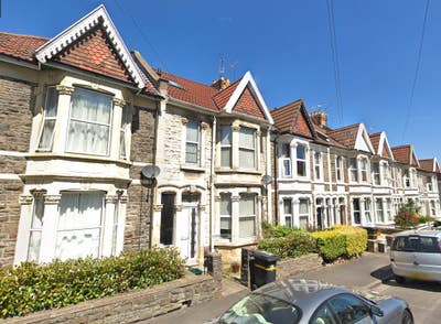 Double Room Available in Shared House Main Photo