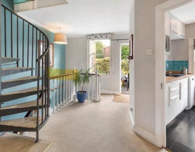 Unique & cosy 2 bed 2 bath maisonette (whole flat) Main Photo