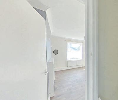 1-Bed Maisonette with Separate Living Room – TN4 Main Photo