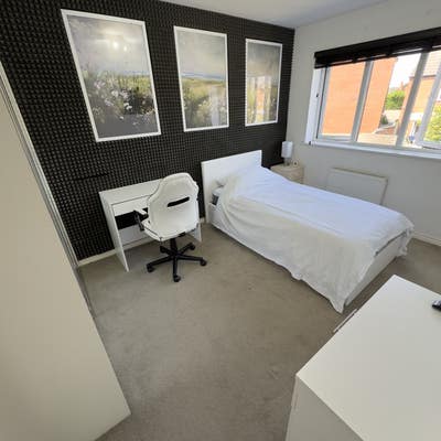 Luxury Room w/Private Bathroom & Ultra Fast Wi-Fi Main Photo