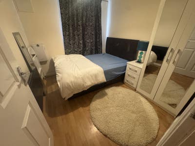 Double room in west Thamesmead fully furnished Main Photo