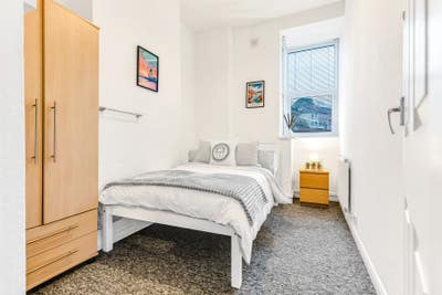 Modern Double Room | Near Hospital | Bills Incl. Main Photo