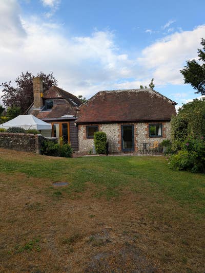 Self-contained Studio in Semi-Rural Oasis Main Photo
