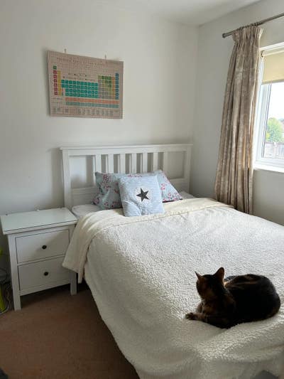 Double Room Close to Petersfield Town with Parking Main Photo