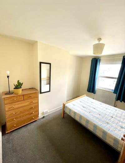 Double room-5 min to Willesden Junction-All Bills Main Photo