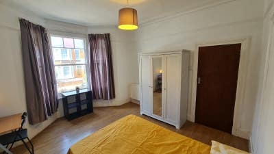 Low Deposit Room, Prime Location Near Transports Main Photo