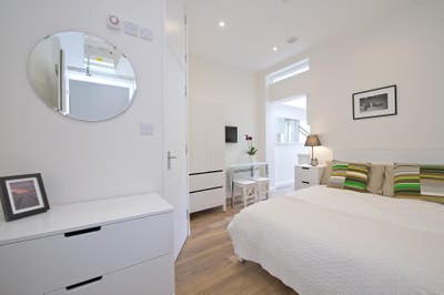 5 Individual Beautifully Furnished Studio Flats Main Photo