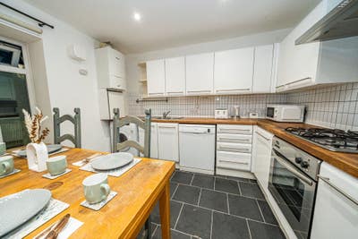 🌞Comfort & Commute Sorted 🌿– West Norwood Main Photo