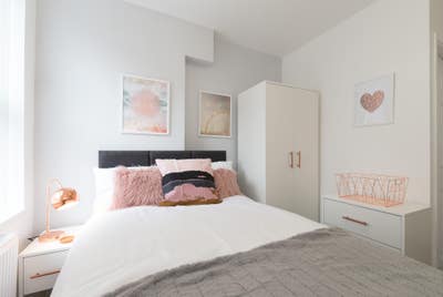 ✨ Stylish En-Suite Room in House Share 🛏️ Main Photo