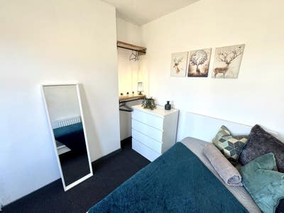 Double Bedroom available Short st near Town Centre Main Photo