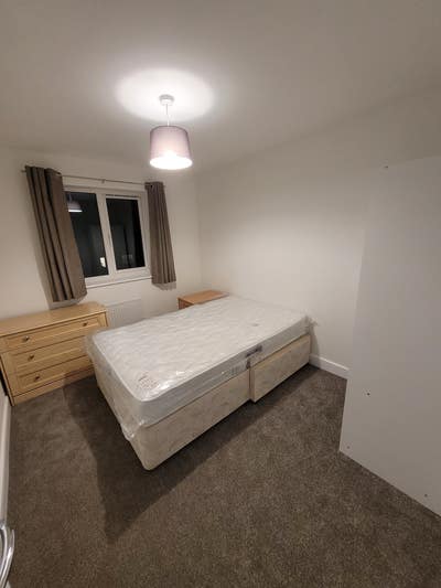Double Room in New Build close to JLR AML Main Photo