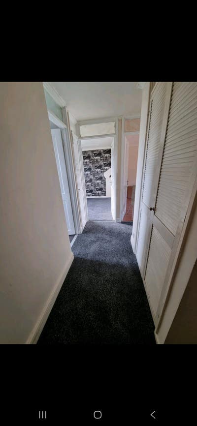 2 bed flat in Crawley Main Photo