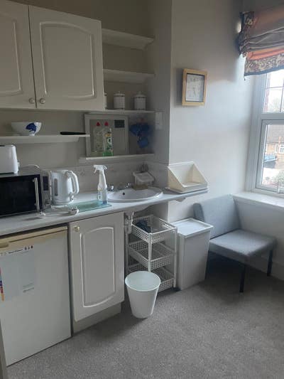 Single rooms available £606 each bills incl Main Photo