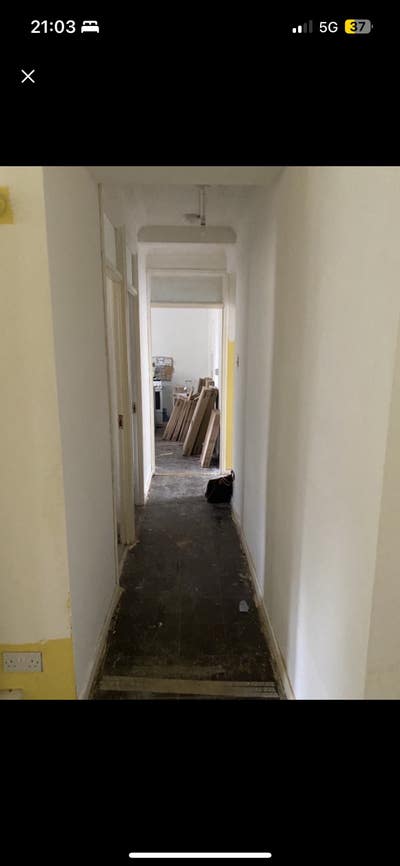 4 bed with living room opp Stockwell St 143ST Main Photo