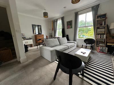 Bright, Spacious 3-Bed Flat with Private Patio Main Photo