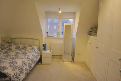 Bright & Stylish Double Room Awaits in Wimbledon Main Photo