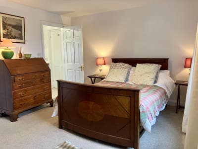 Ensuite room in village house Main Photo