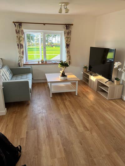 Single room in a large house Main Photo