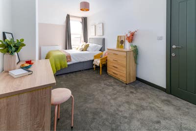 Spacious Room | Ensuite | Bills inc Main Photo